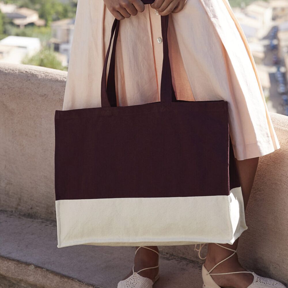 Organic contrast shopper Thumbnail